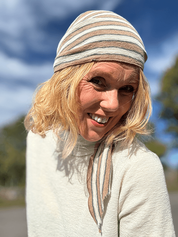 1055 Knit Kerchief TriangelSkjerf (M), Light Camel / Asphalt / Raw White, Merino