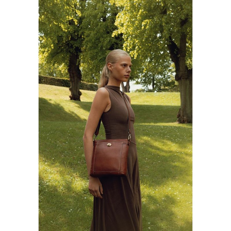 Moa Big Crossover, Skinn, Cognac