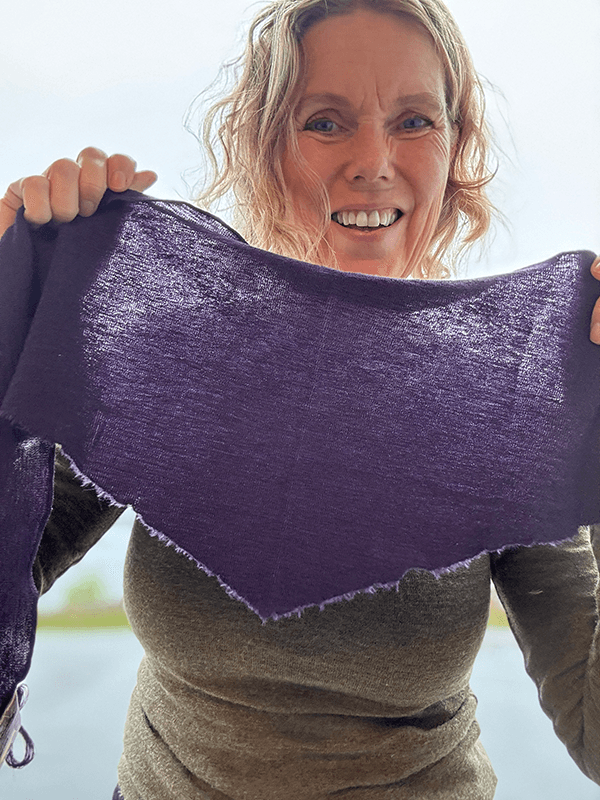 1040 TriangelSkjerf (S),  Aubergine, Merino