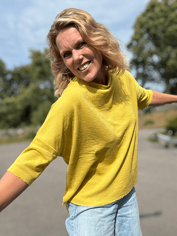 4083 T-Skjorte Vid Splitter, Lemon Curry, Merino