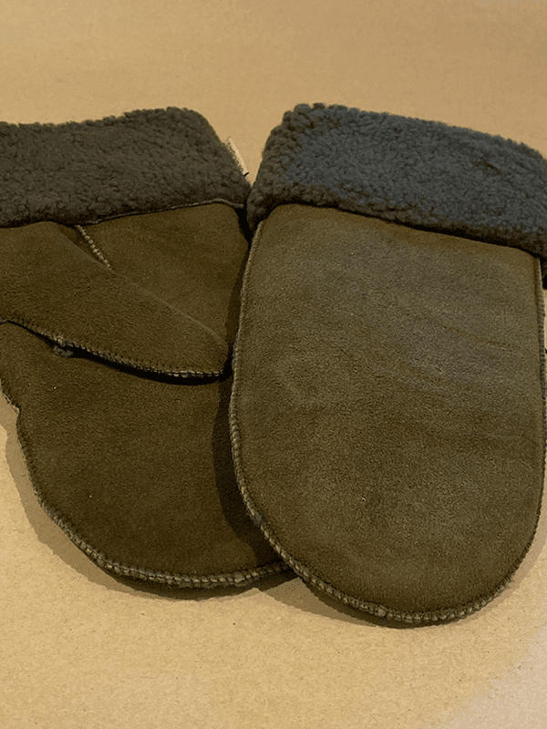 Belukta Votter, Skinn, Army