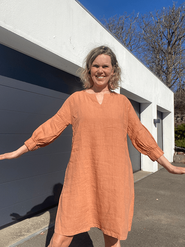 12029 Kjole, Pecan Brown, Lin Tynn