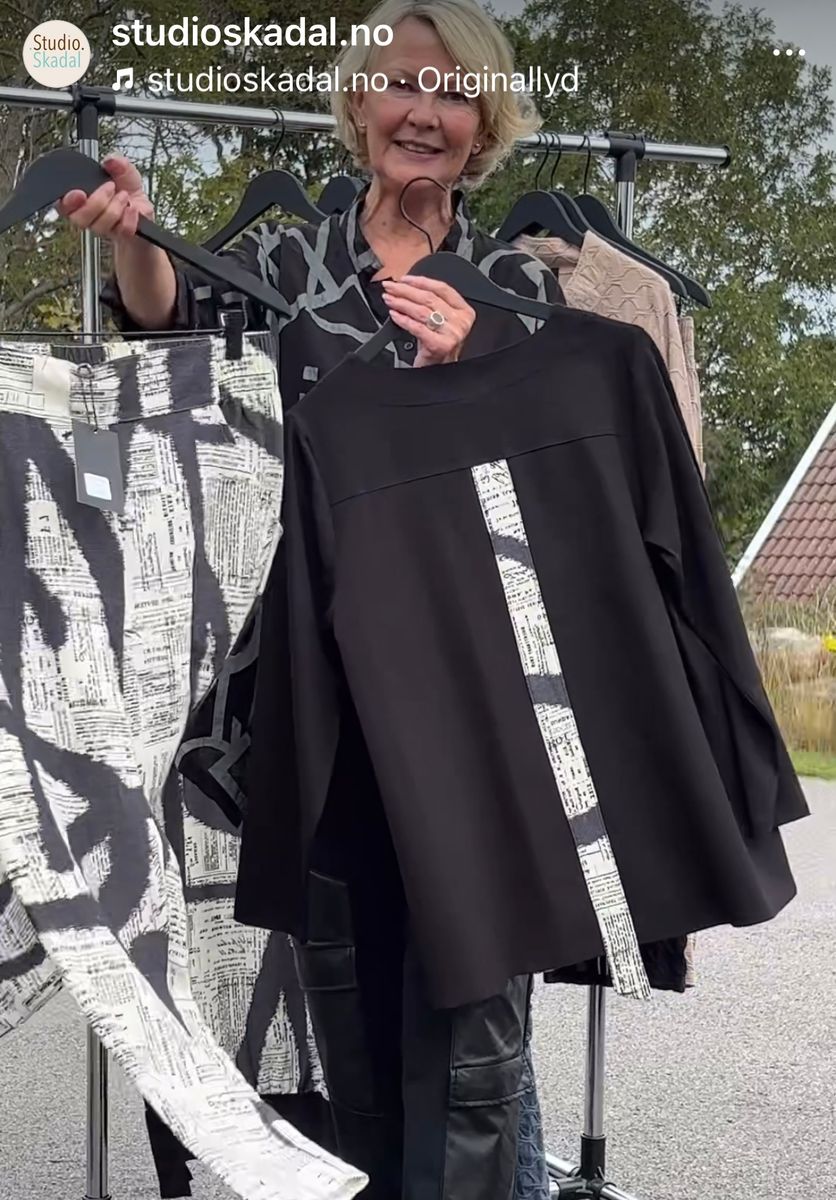 PreOrder: 0177 Topp, Letters, Black